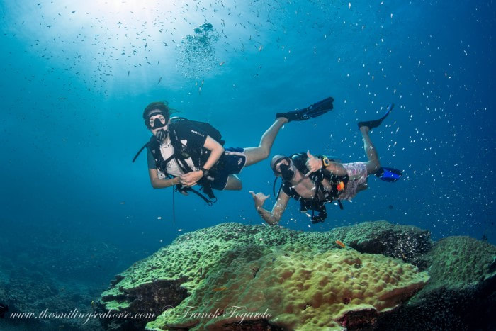 Plongeurs sur Koh Tachai