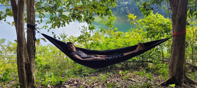 Super relax dans la jungle du Parc National de Kao Sok