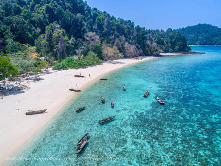 L'archipel de Mergui est composé de plus de 800 îles et 3000 îlots, bordés de plages de sable blanc bordant des jungles verdoyantes.