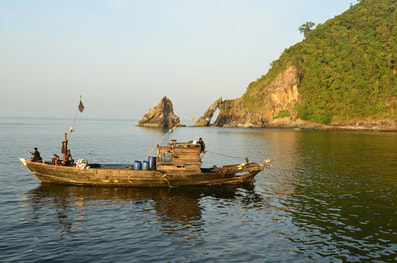 Bateau des gitans de la mer en Birmanie
